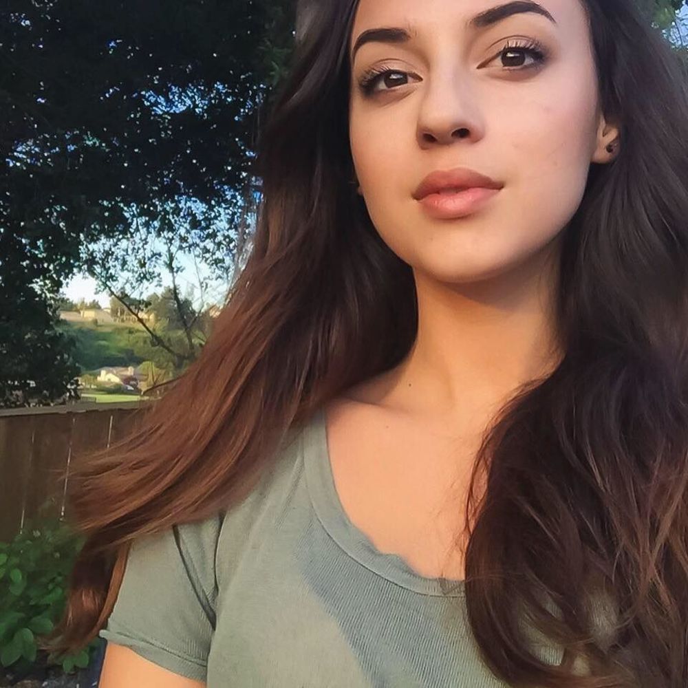 Meet your Posher, Emily